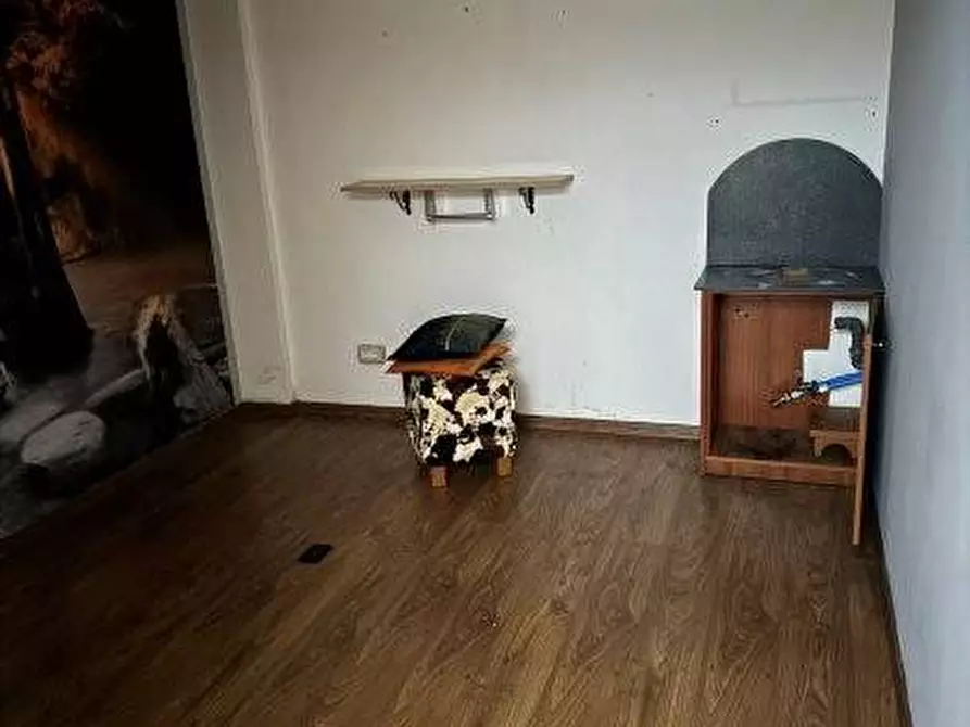 Immagine 15 di Locale commerciale in affitto  in via trieste a Alba Adriatica