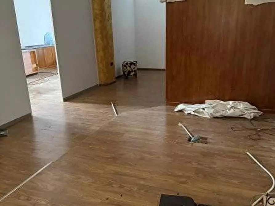 Immagine 19 di Locale commerciale in affitto  in via trieste a Alba Adriatica