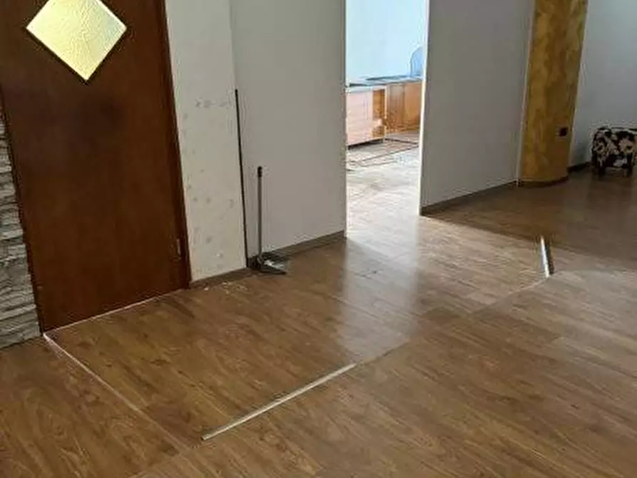 Immagine 20 di Locale commerciale in affitto  in via trieste a Alba Adriatica