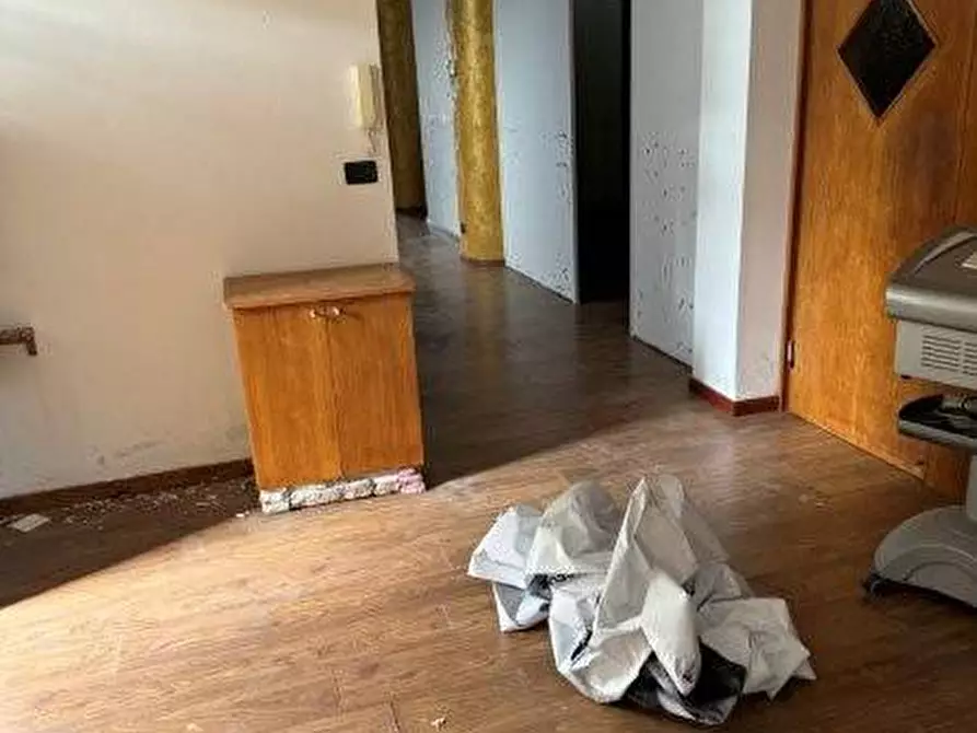 Immagine 27 di Locale commerciale in affitto  in via trieste a Alba Adriatica