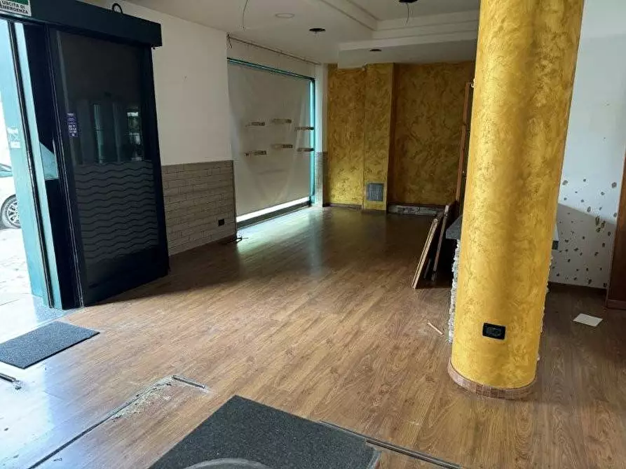 Immagine 33 di Locale commerciale in affitto  in via trieste a Alba Adriatica