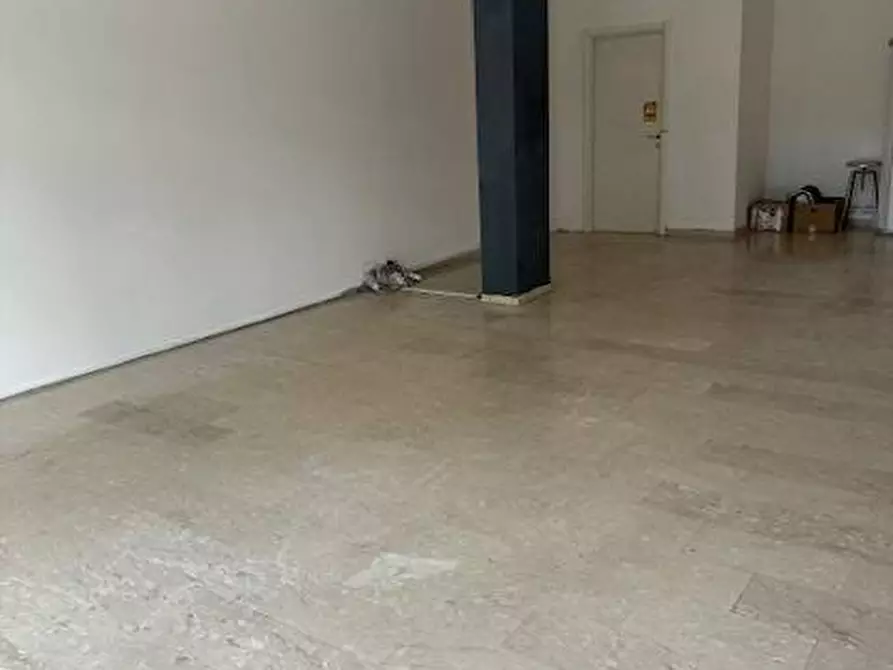 Immagine 7 di Locale commerciale in affitto  in viale mazzini a Alba Adriatica