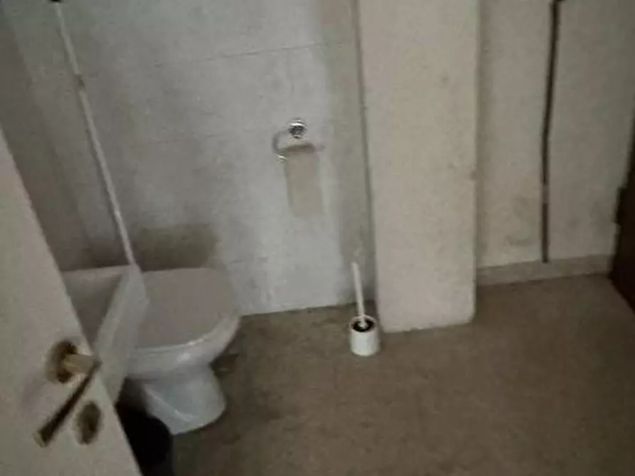 Immagine 13 di Locale commerciale in affitto  in viale mazzini a Alba Adriatica