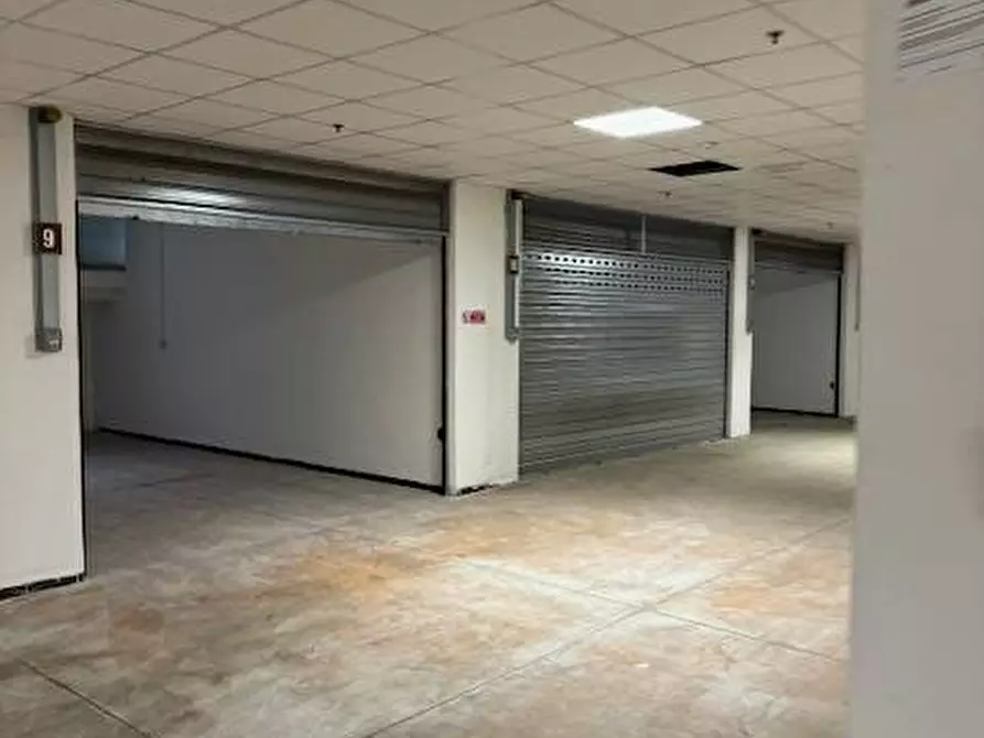 Immagine 8 di Box auto in affitto  in via abruzzi 30 a San Benedetto Del Tronto