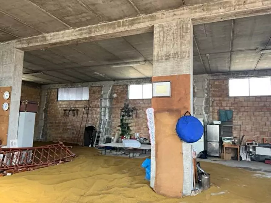 Immagine 8 di Capannone industriale in vendita  in VIA RIPOLI a Corropoli