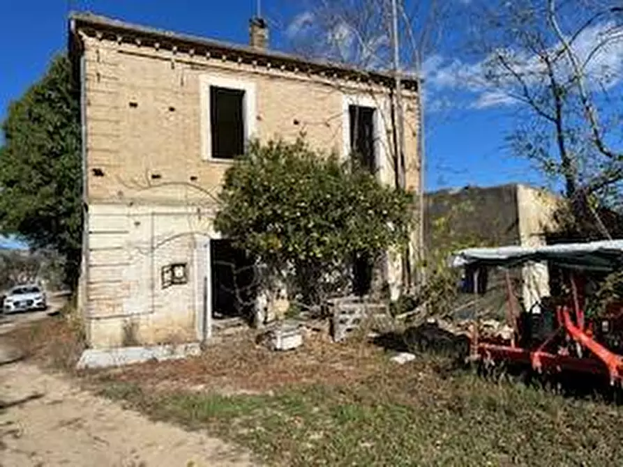 Immagine 8 di Rustico / casale in vendita  in VIA DEL VECCHIO FORTE a Alba Adriatica