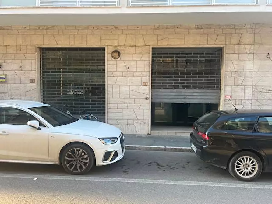 Immagine 1 di Locale commerciale in vendita  in VIA DELLA VITTORIA 9/11 a Alba Adriatica