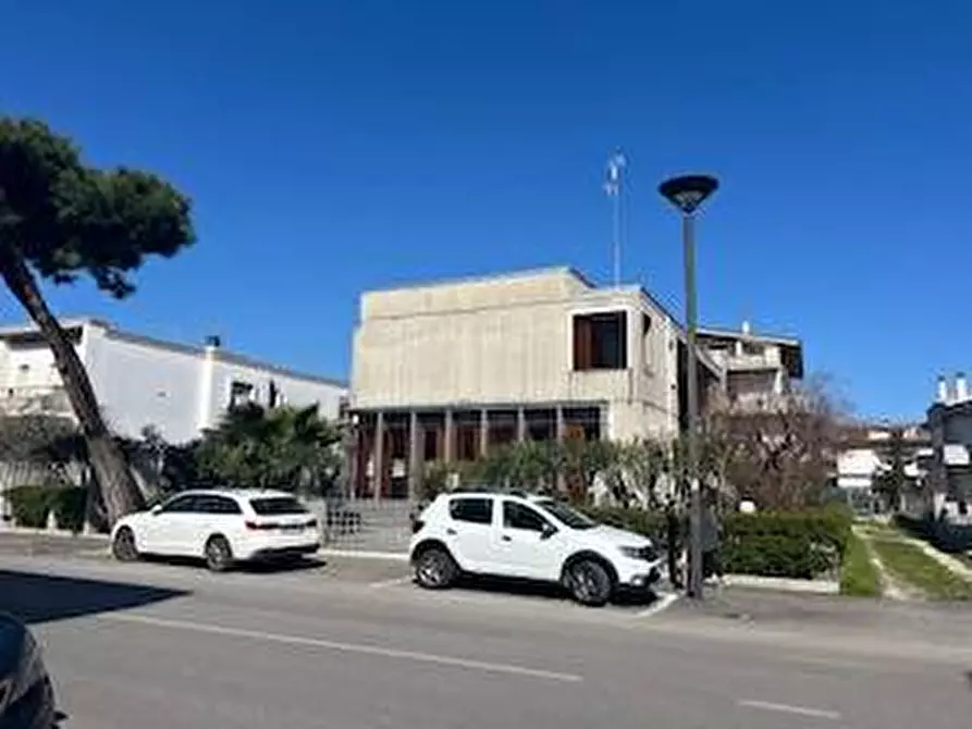 Immagine 5 di Villa in vendita  in VIALE MAZZINI 63 a Alba Adriatica