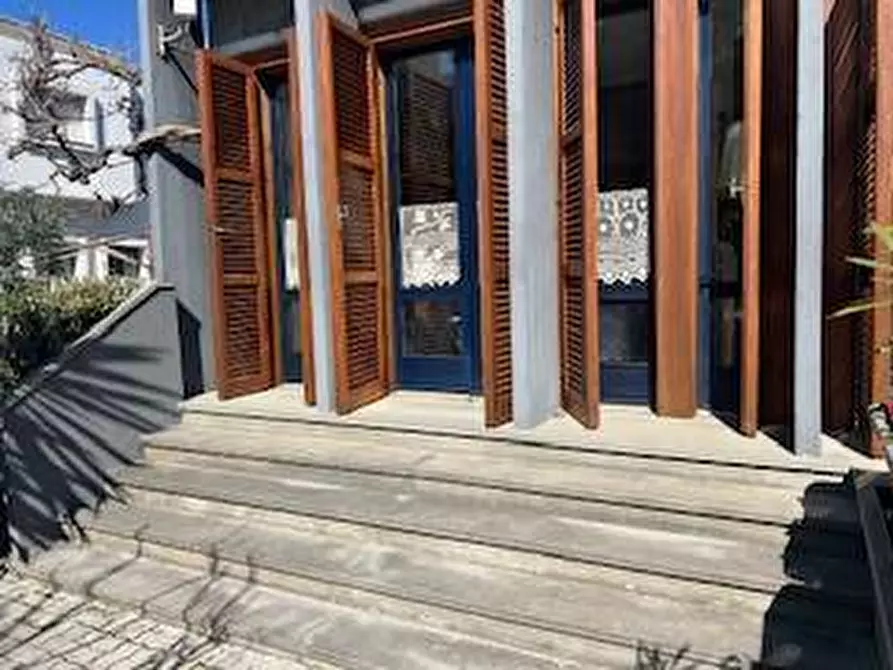Immagine 8 di Villa in vendita  in VIALE MAZZINI 63 a Alba Adriatica