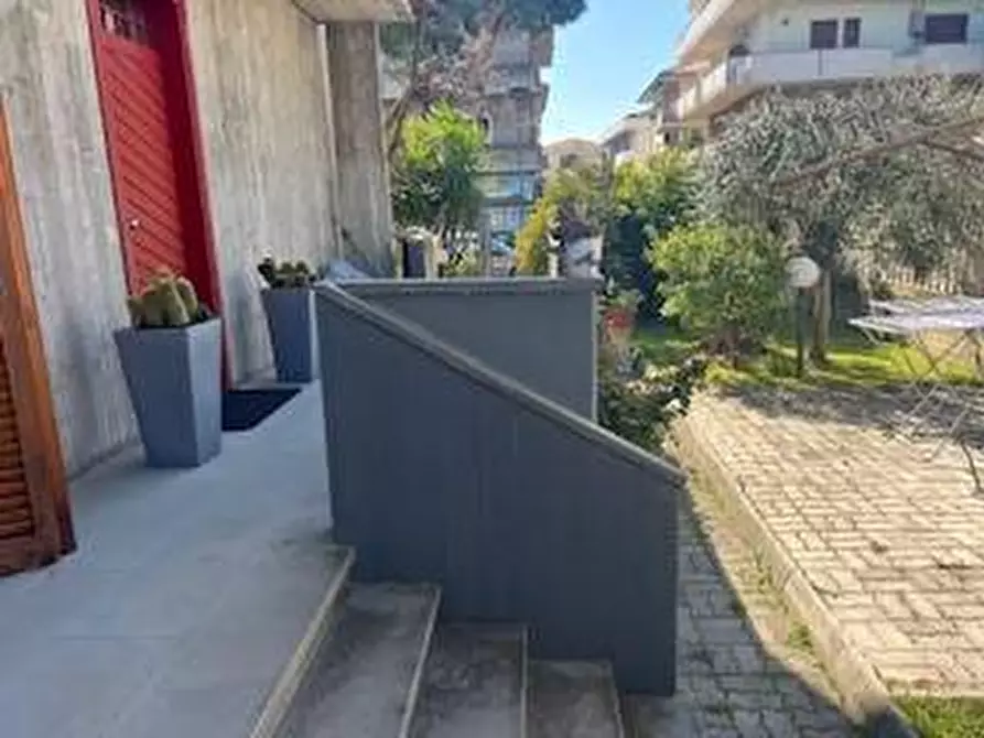 Immagine 10 di Villa in vendita  in VIALE MAZZINI 63 a Alba Adriatica