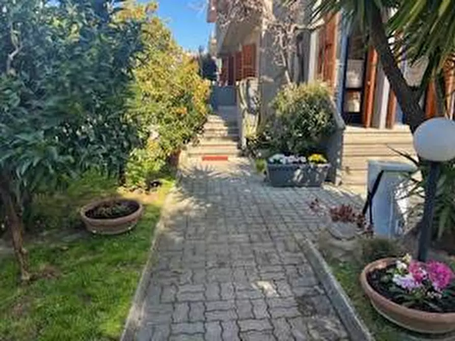 Immagine 11 di Villa in vendita  in VIALE MAZZINI 63 a Alba Adriatica