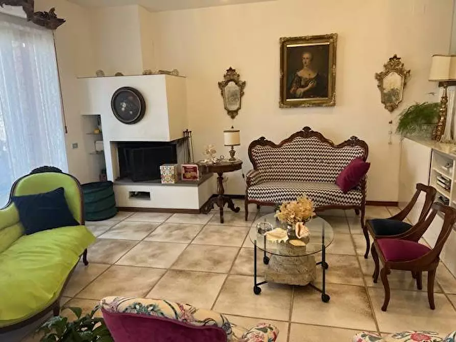 Immagine 16 di Villa in vendita  in VIALE MAZZINI 63 a Alba Adriatica