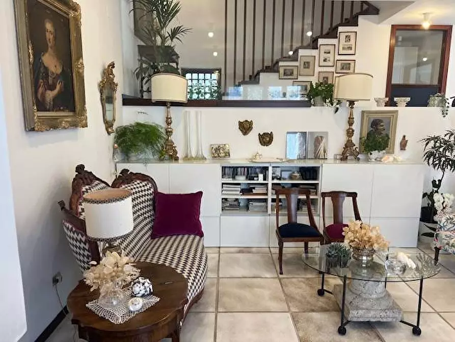 Immagine 17 di Villa in vendita  in VIALE MAZZINI 63 a Alba Adriatica