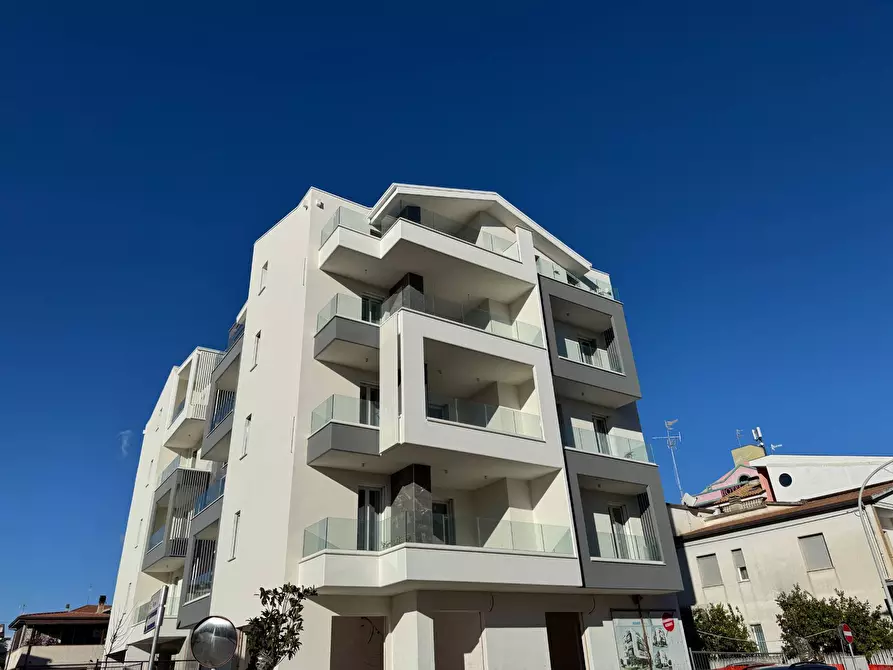 Immagine 1 di Appartamento in vendita  in via pepe 62 a Tortoreto
