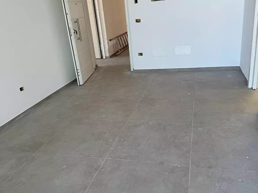 Immagine 27 di Appartamento in vendita  in via pepe 62 a Tortoreto