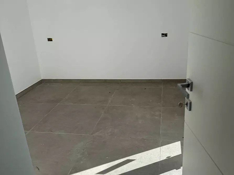 Immagine 29 di Appartamento in vendita  in via pepe 62 a Tortoreto