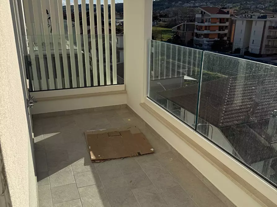 Immagine 30 di Appartamento in vendita  in via pepe 62 a Tortoreto