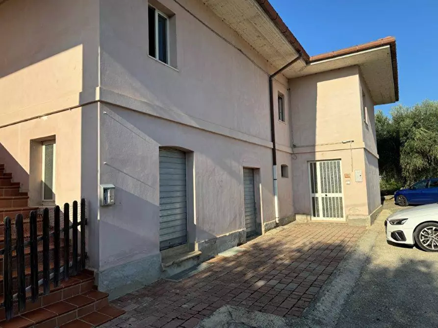 Immagine 1 di Rustico / casale in vendita  in via del vecchio forte a Alba Adriatica