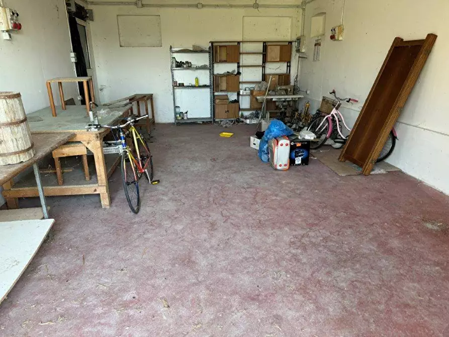 Immagine 49 di Rustico / casale in vendita  in via del vecchio forte a Alba Adriatica