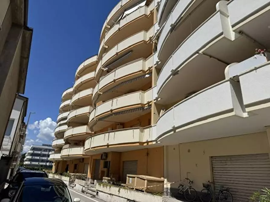 Immagine 1 di Appartamento in vendita  in VIA CORTINA C13 a Alba Adriatica