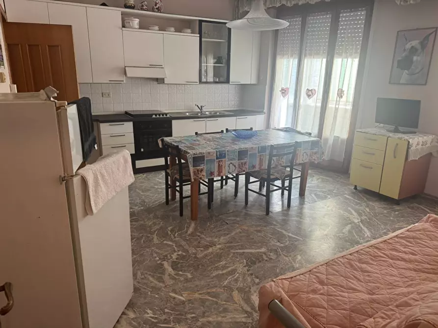 Immagine 6 di Appartamento in vendita  in via Calabria 15 a Alba Adriatica