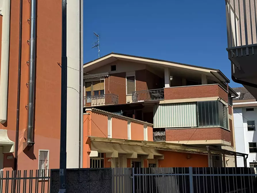 Immagine 2 di Appartamento in vendita  in via Calabria 15 a Alba Adriatica