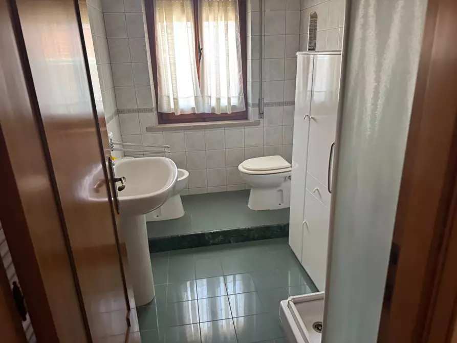 Immagine 13 di Appartamento in vendita  in via Calabria 15 a Alba Adriatica