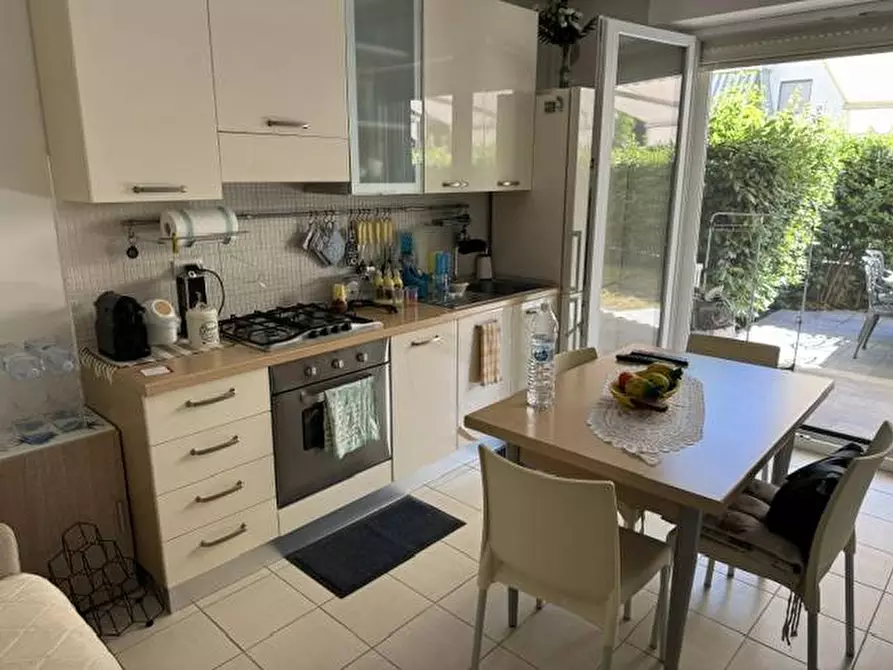 Immagine 1 di Appartamento in vendita  in VIA RIMINI 1 a Tortoreto