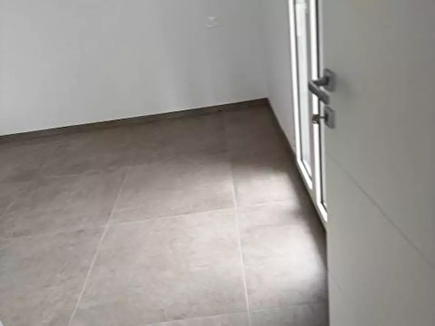 Immagine 14 di Appartamento in vendita  in VIA GUGLIELMO PEPE 62 a Tortoreto