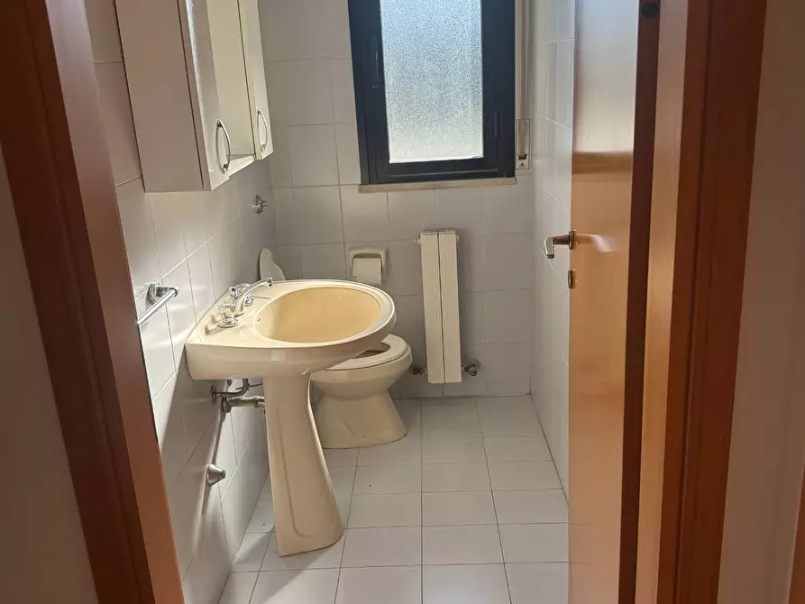Immagine 15 di Appartamento in vendita  in VIA GUGLIELMO PEPE 55 a Tortoreto