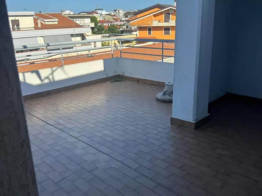 Immagine 37 di Appartamento in vendita  in VIA GUGLIELMO PEPE 55 a Tortoreto