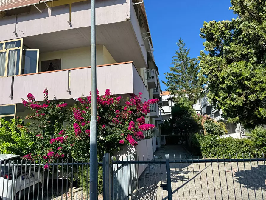 Immagine 2 di Appartamento in vendita  in via Maddalena 8/10 a Alba Adriatica