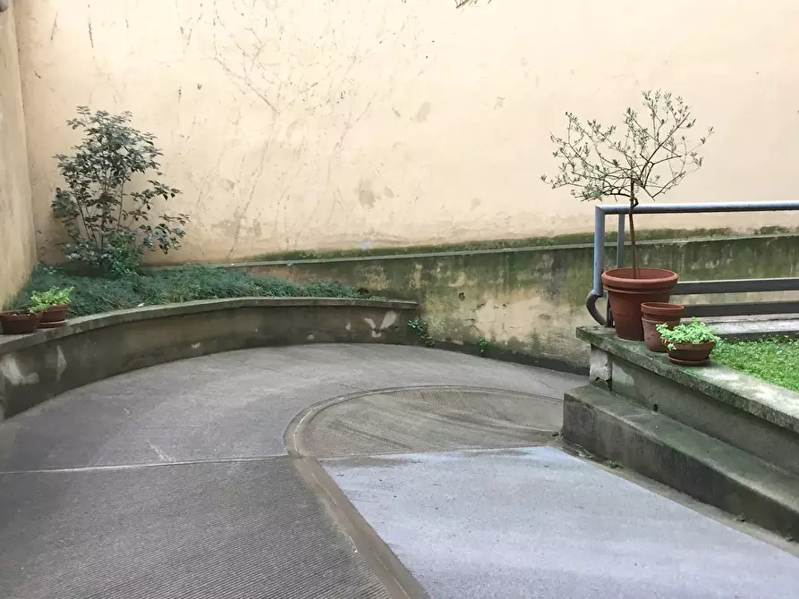 Immagine 4 di Box auto in affitto  in Via Francesco  Petrarca 7 a Milano