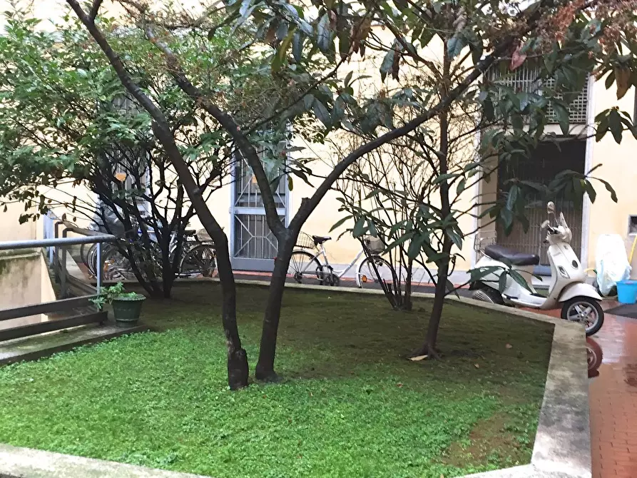 Immagine 5 di Box auto in affitto  in Via Francesco  Petrarca 7 a Milano