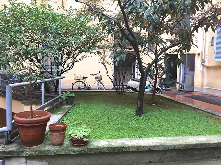 Immagine 6 di Box auto in affitto  in Via Francesco  Petrarca 7 a Milano