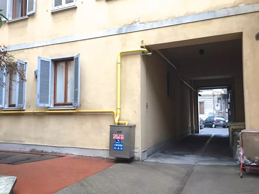 Immagine 7 di Box auto in affitto  in Via Francesco  Petrarca 7 a Milano