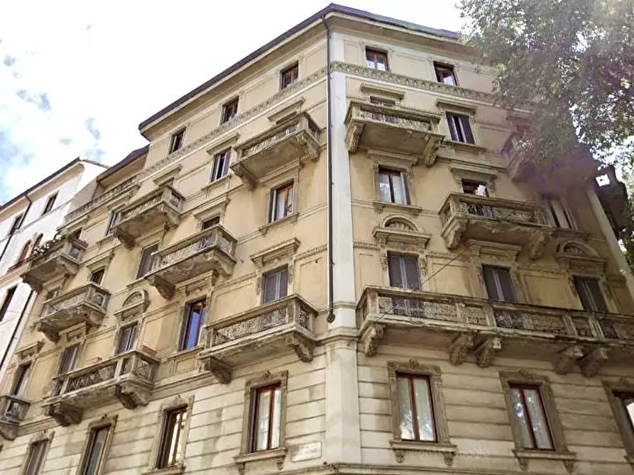 Immagine 11 di Box auto in affitto  in Via Francesco  Petrarca 7 a Milano