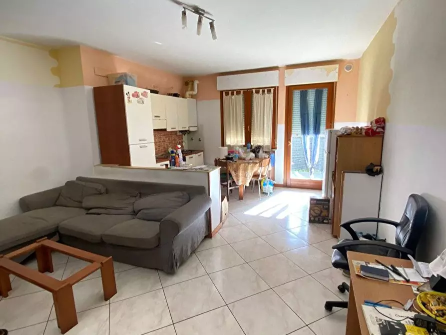 Immagine 5 di Appartamento in vendita  in pietro nenni a Castiglione Delle Stiviere