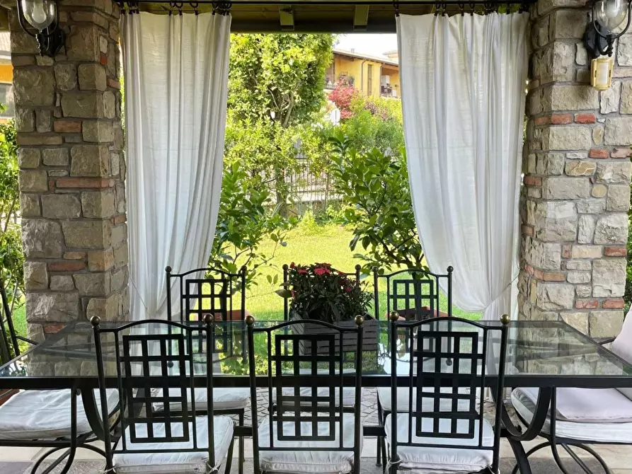 Immagine 3 di Villa in vendita  in Vicina a Desenzano Del Garda