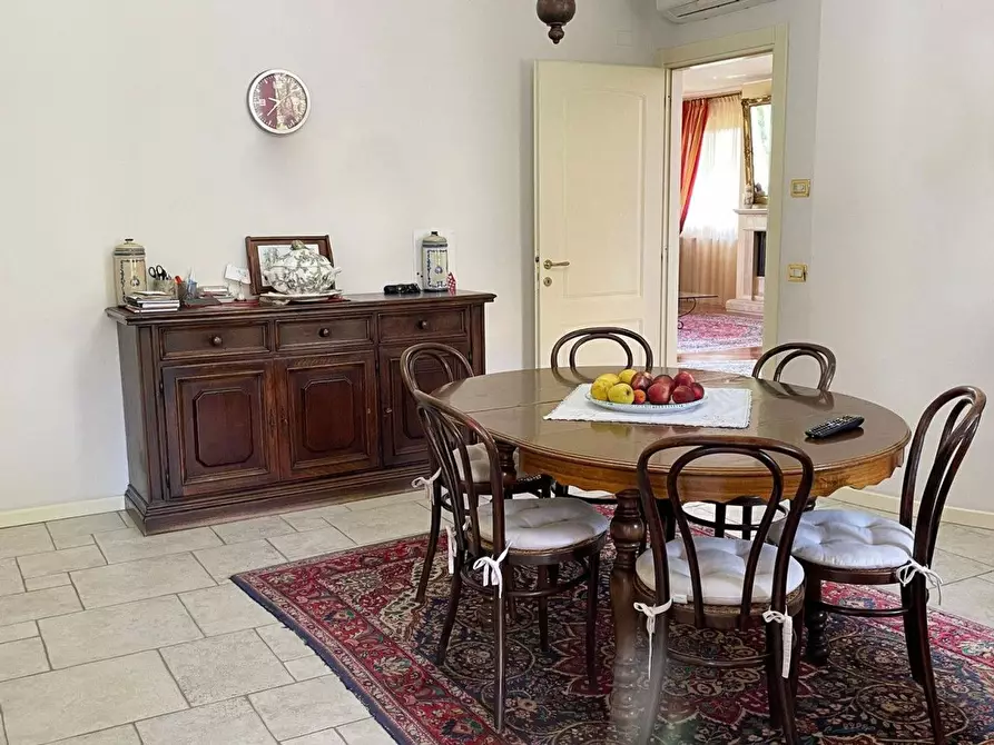 Immagine 14 di Villa in vendita  in Vicina a Desenzano Del Garda