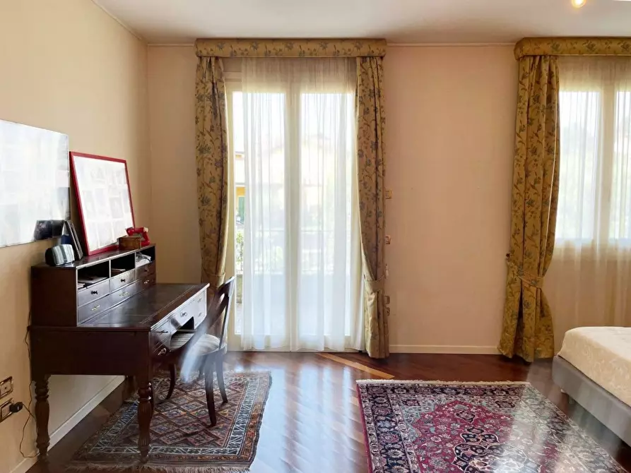 Immagine 18 di Villa in vendita  in Vicina a Desenzano Del Garda