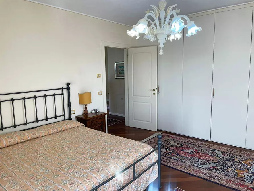 Immagine 22 di Villa in vendita  in Vicina a Desenzano Del Garda
