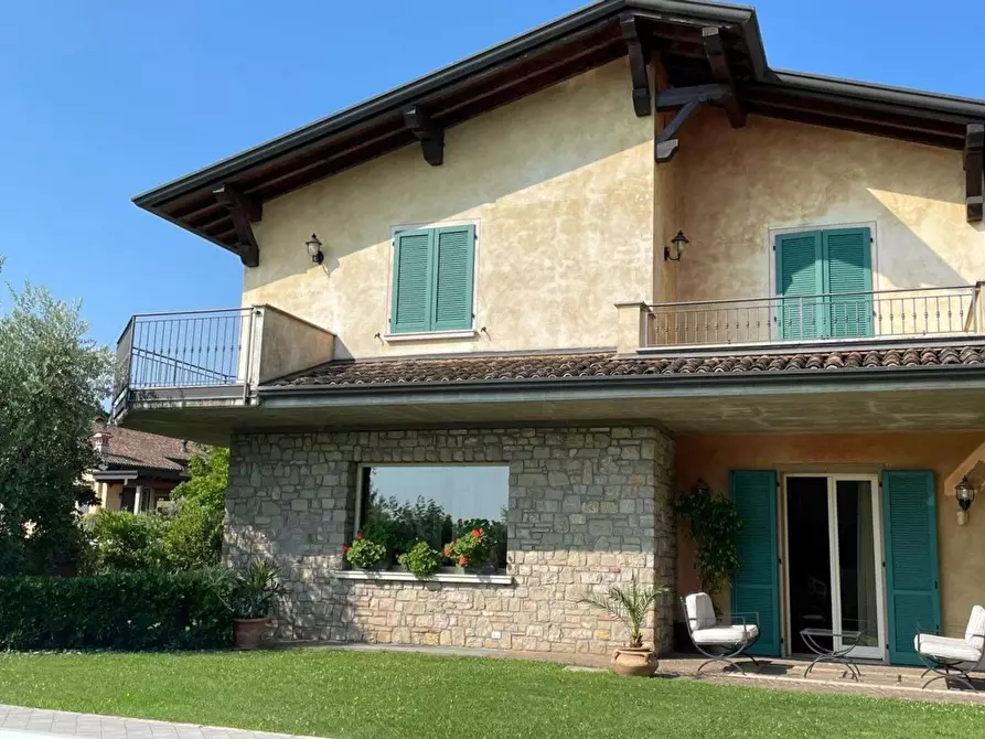Immagine 25 di Villa in vendita  in Vicina a Desenzano Del Garda