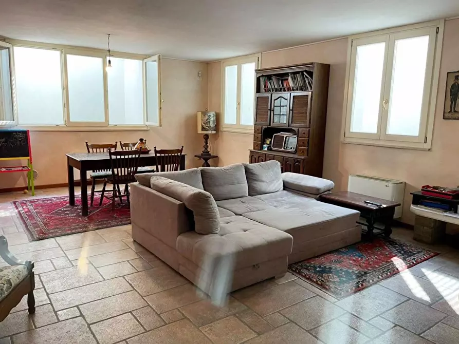 Immagine 30 di Villa in vendita  in Vicina a Desenzano Del Garda