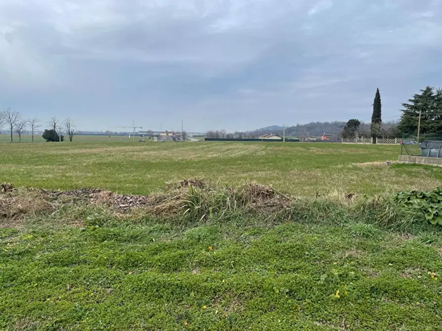 Immagine 11 di Locale commerciale in vendita  in monte alto a Casalmoro