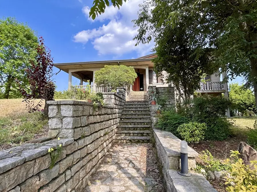 Immagine 1 di Villa in vendita  in via c. cattaneo a Bedizzole