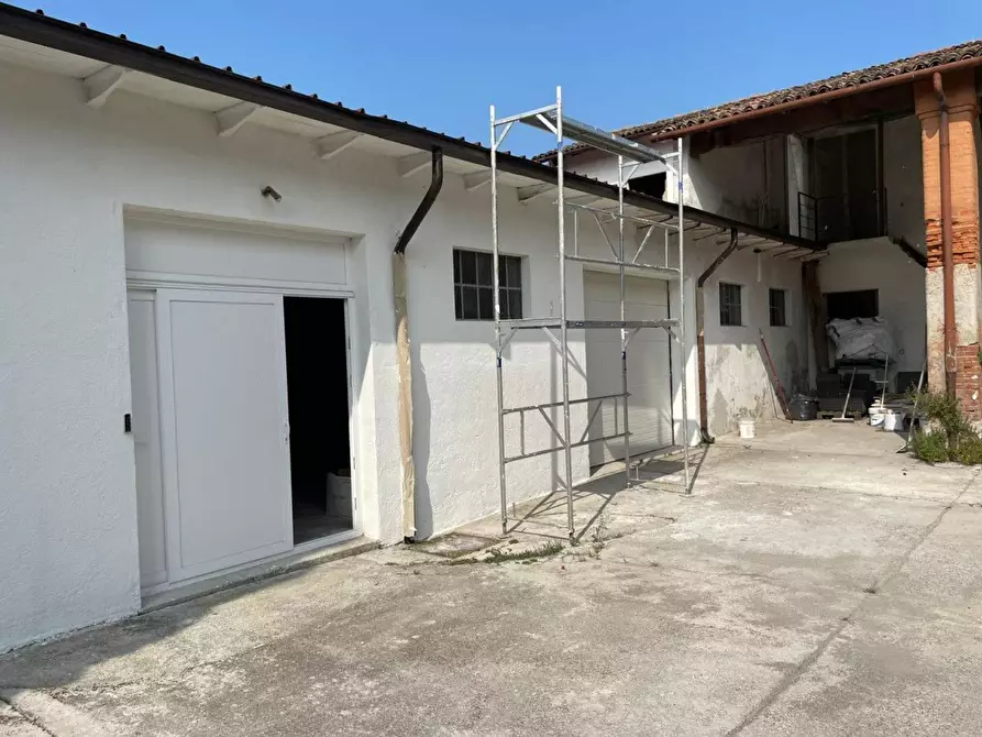 Immagine 1 di Locale commerciale in vendita  in Santa Maria a Calcinato