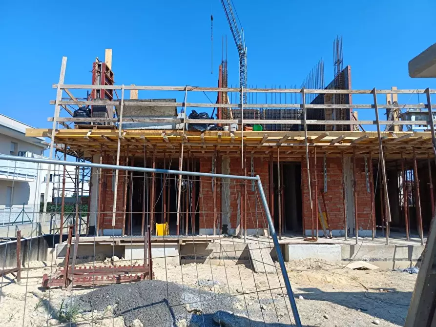 Immagine 12 di Appartamento in vendita  in unità d'italia a Desenzano Del Garda