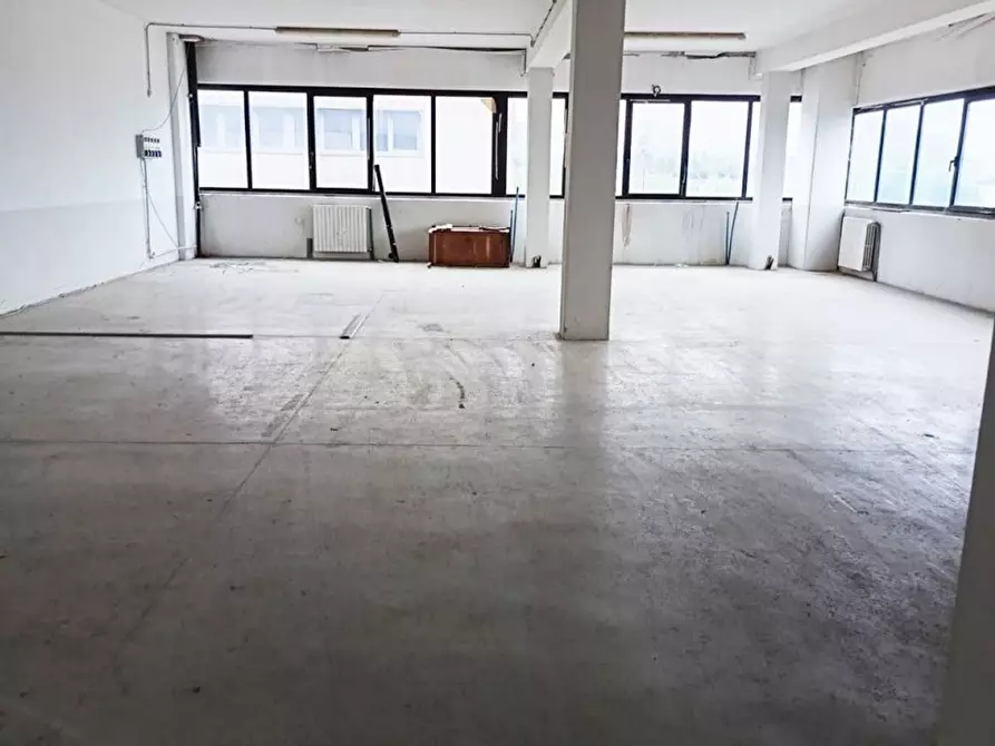 Immagine 5 di Capannone industriale in vendita  in Statale a Calcinato