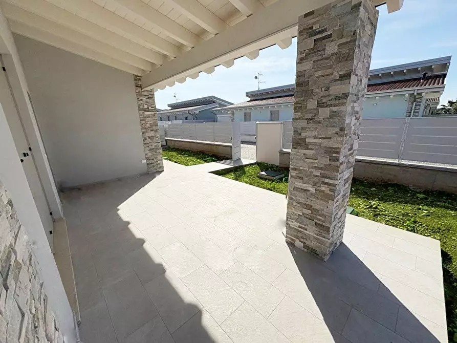 Immagine 6 di Villa in vendita  in pozze a Lonato del Garda
